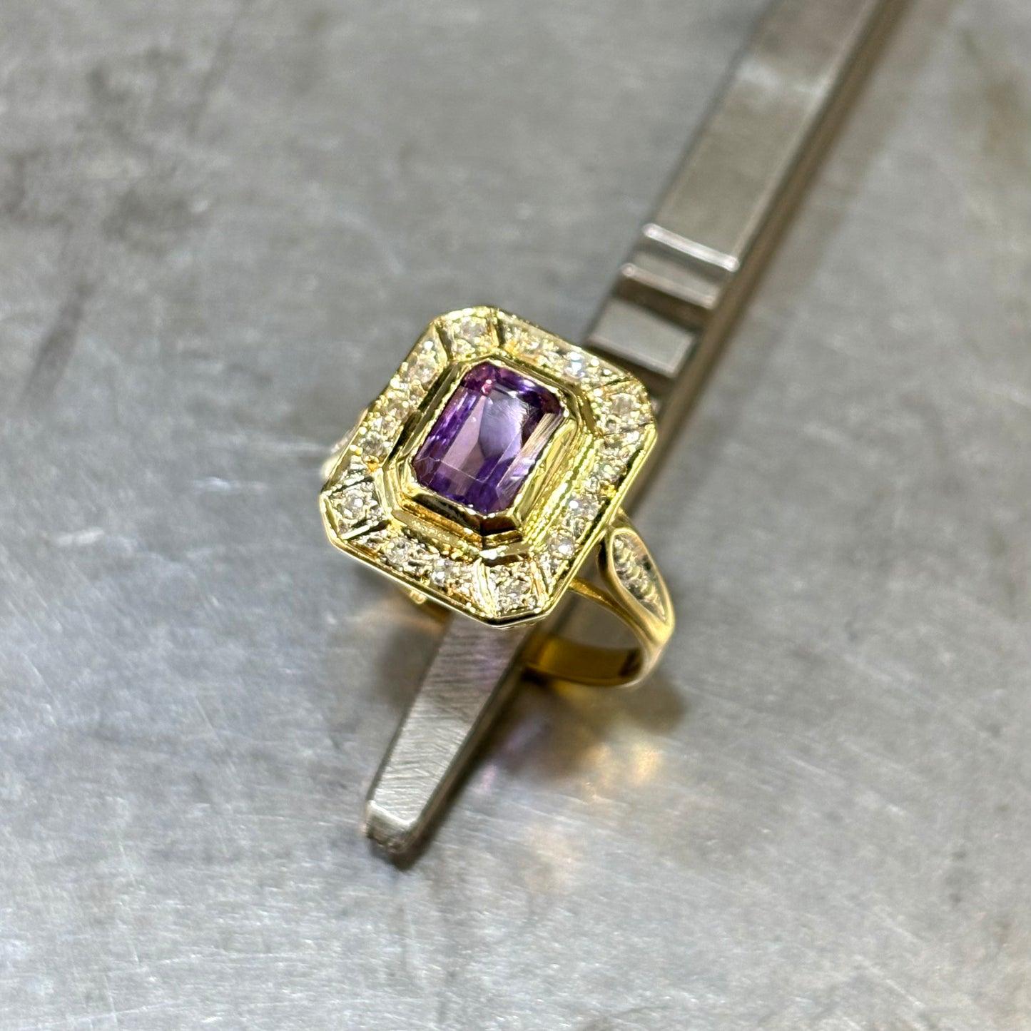 Bague Vintage - Or Jaune 750 Améthyste & Diamants