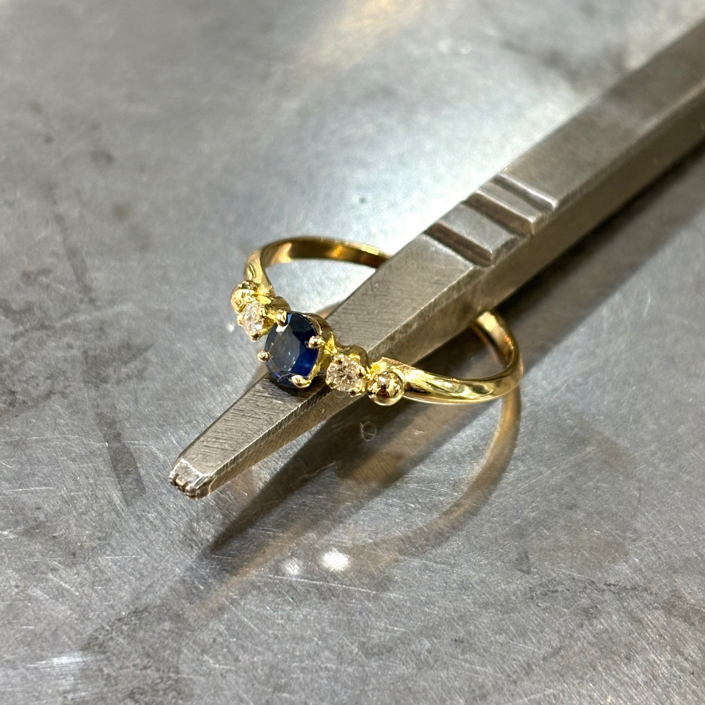 Bague Ponyo - Or Jaune 750 Saphir & Diamants