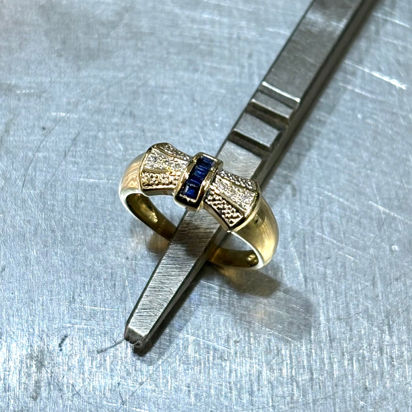 Bague Noeud - Or Jaune 750 Saphirs & Diamants