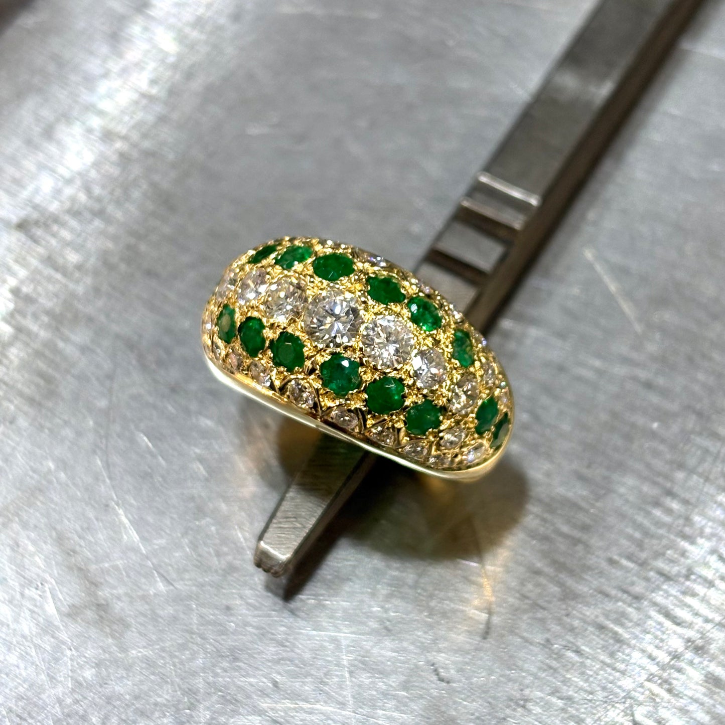 Bague Jonc Pavée - Or Jaune 750 Diamants & Émeraudes