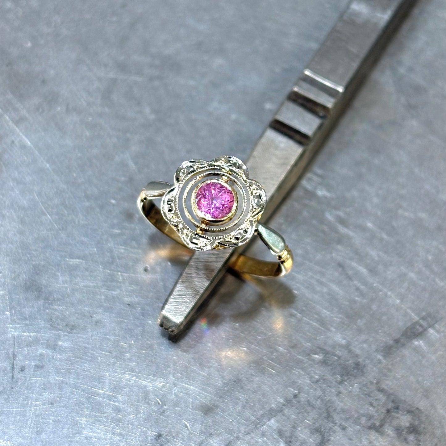 Bague Vintage Art Nouveau - Or Jaune/Blanc 750 & Saphir Rose