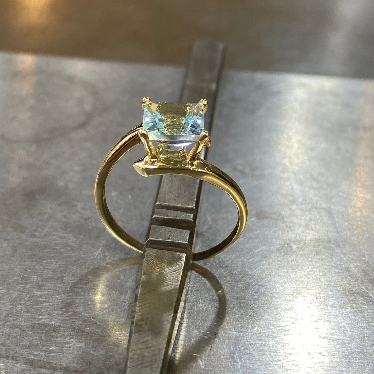 Bague - Or Jaune 750 & Topaze Occasion