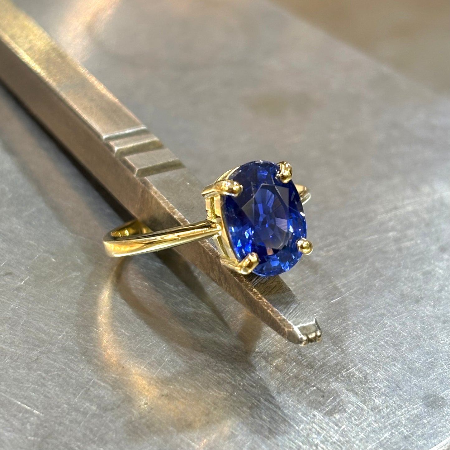 Bague Lapuna - Or Jaune 750 & Saphir de Ceylan