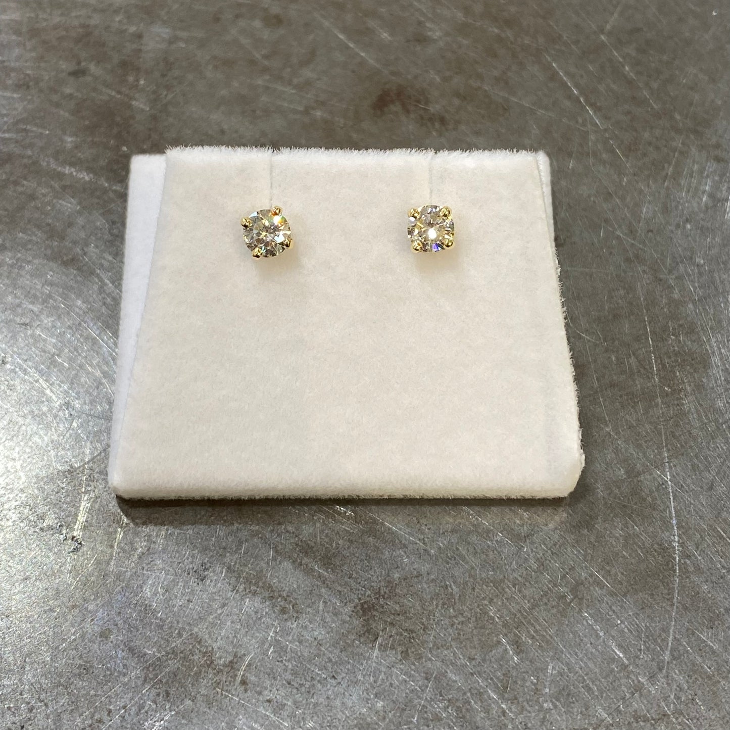 Boucles D'oreilles Puces Solitaire - Or Jaune 750 & Diamants