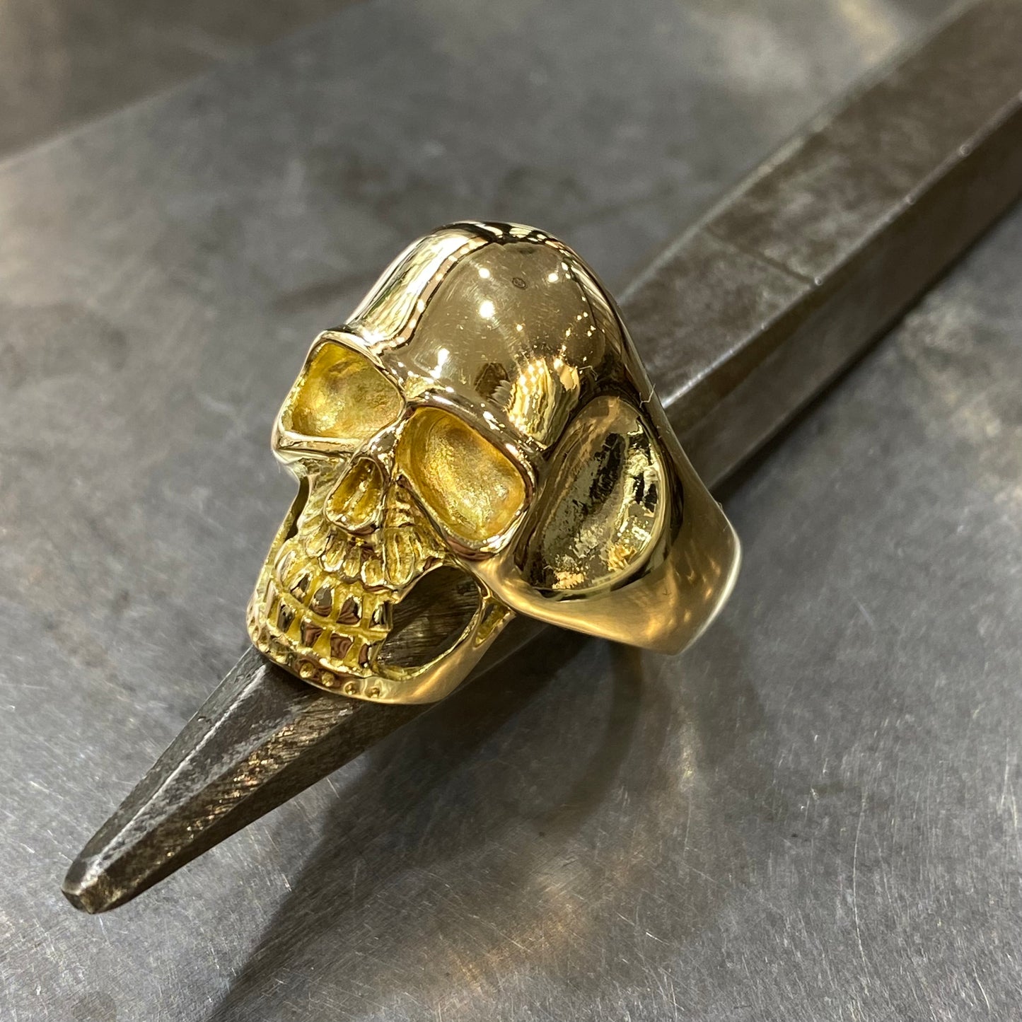 Bague Chevalière Skull - Or Jaune 750