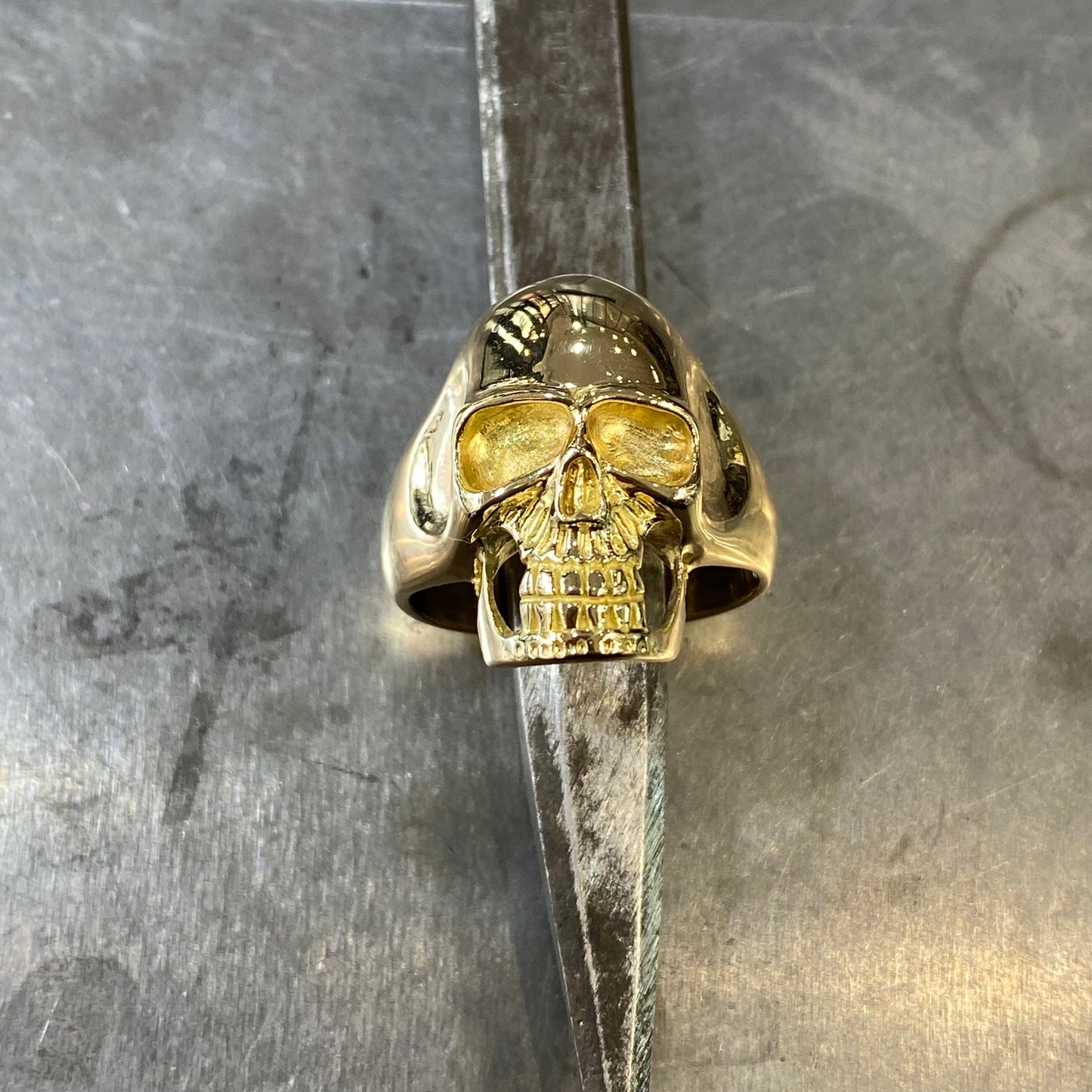 Bague Chevalière Skull - Or Jaune 750