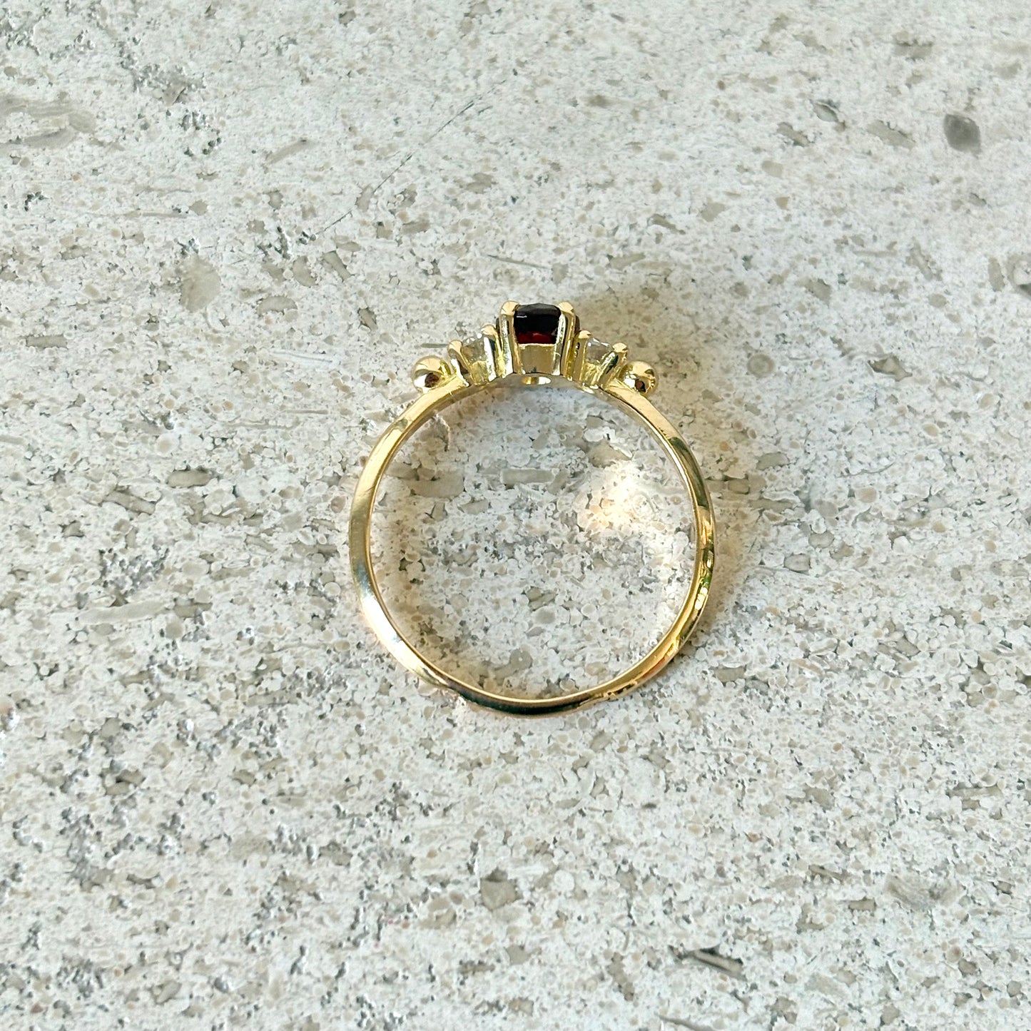 Bague Ponyo - Or Jaune 750 Grenat & Diamants