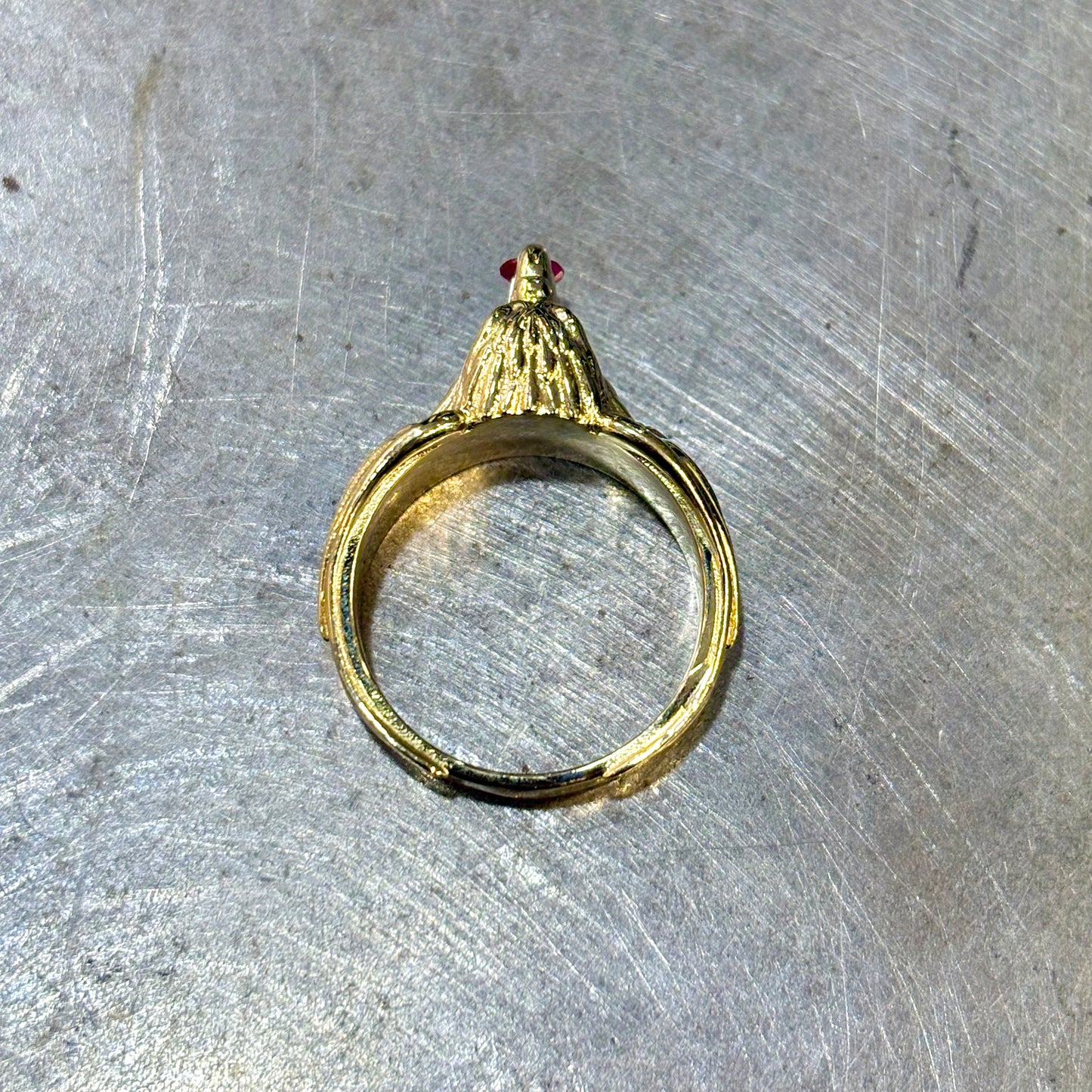 Bague Chevalière Tête D'Aigle - Or Jaune 585 & Rubis