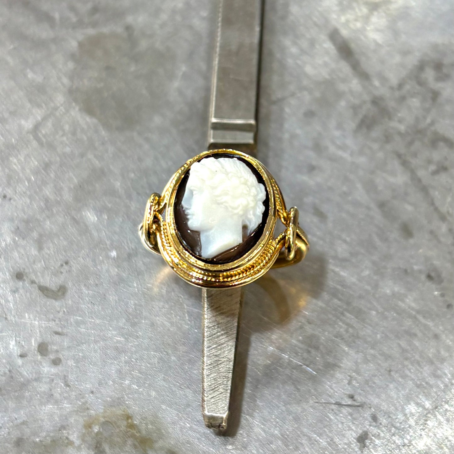 Bague Vintage - Or Jaune 750 & Camée