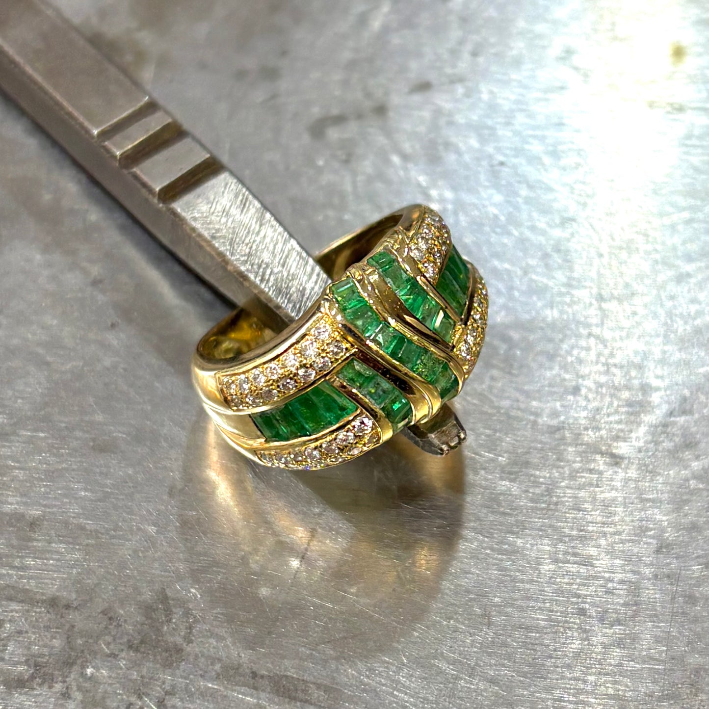 Bague Art Déco - Or Jaune 750 & Émeraude