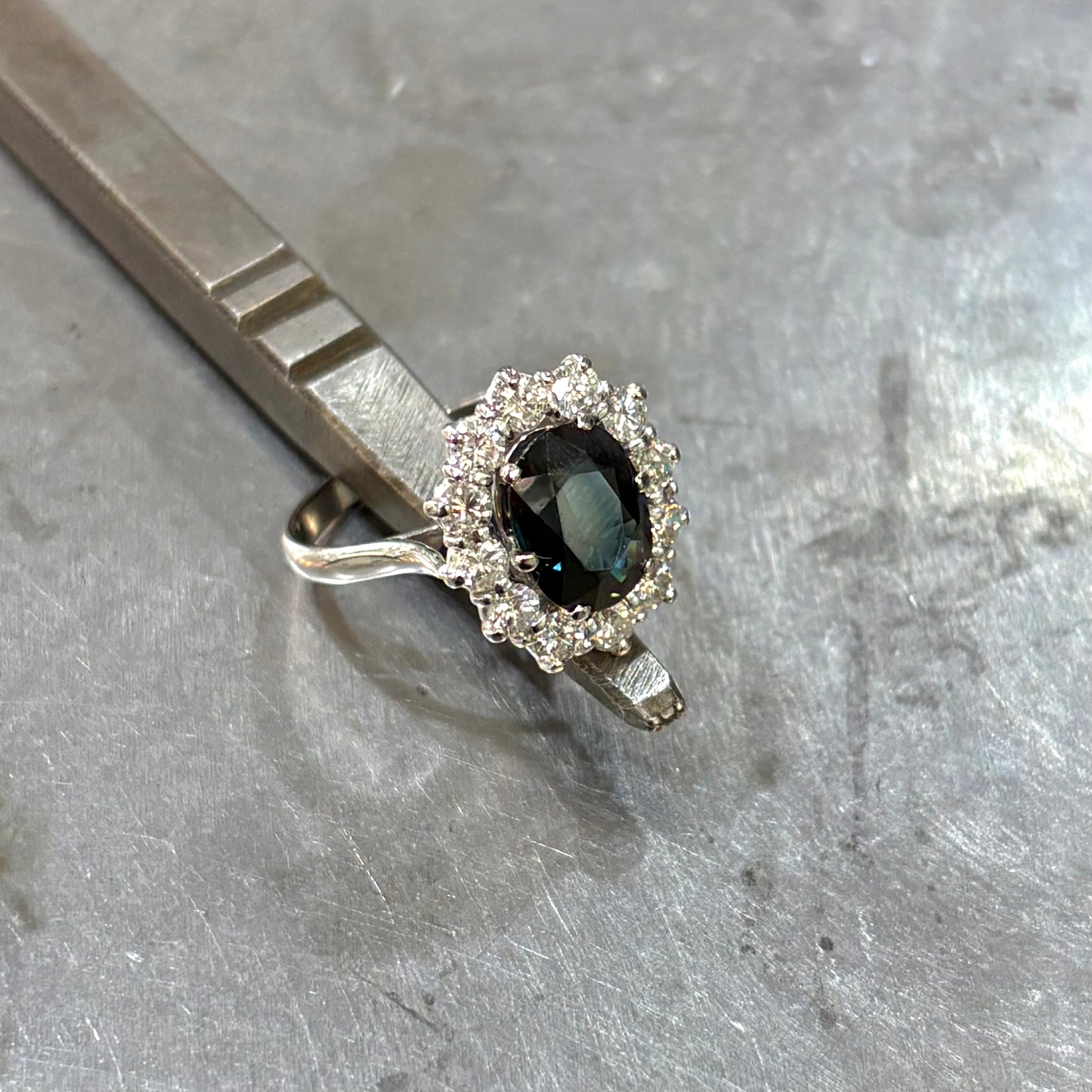 Bague Marguerite - Or Blanc 750 Saphir & Diamants