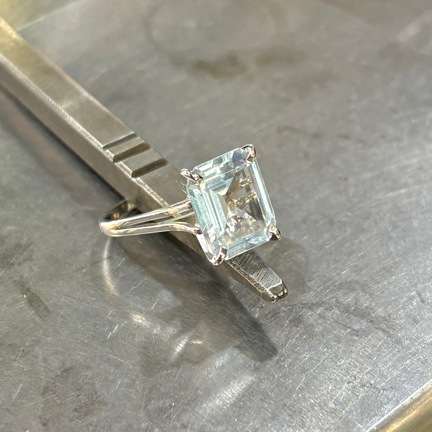 Bague Cocktail - Or Blanc 750 & Aigue-Marine