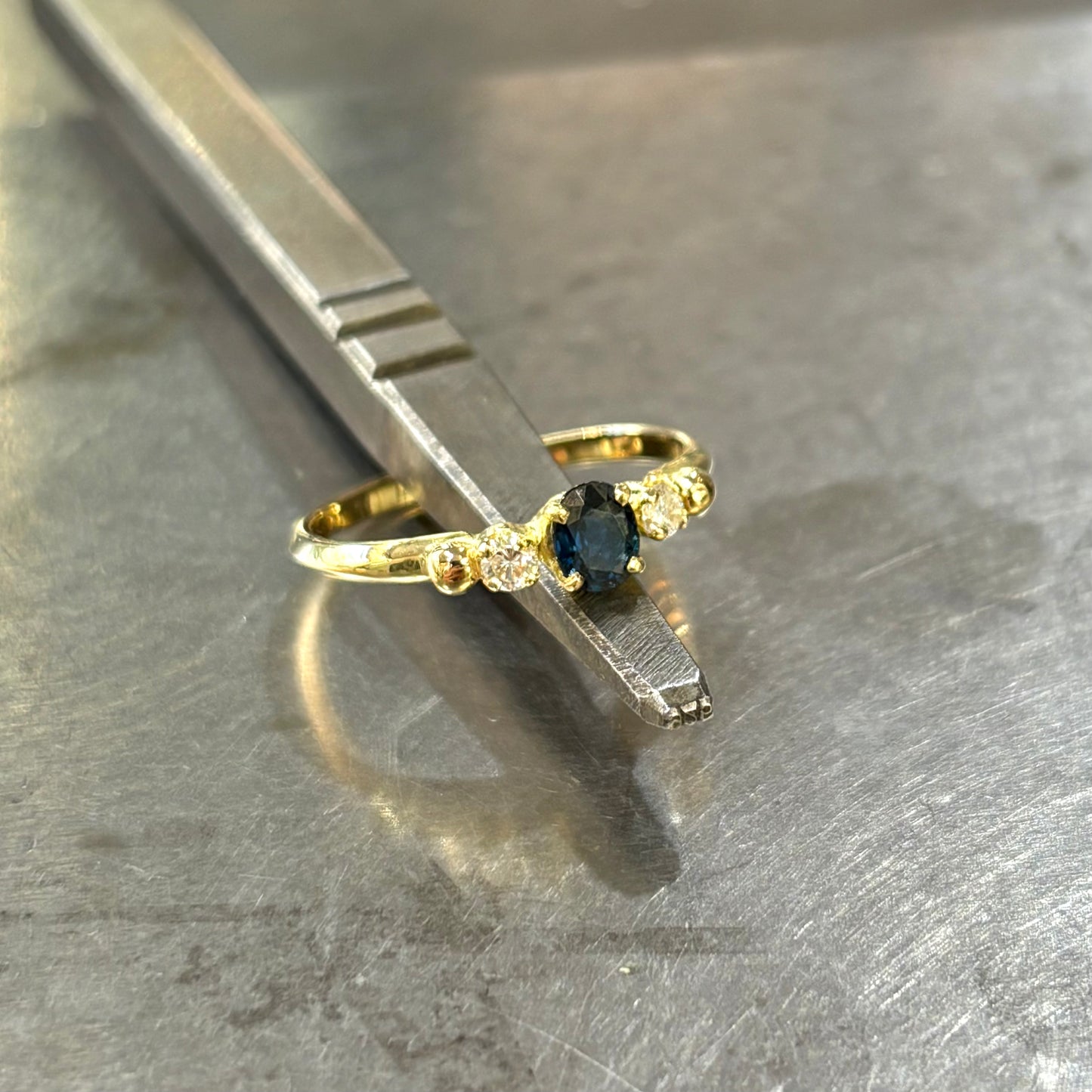 Bague Ponyo - Or Jaune 750 Saphir & Diamants