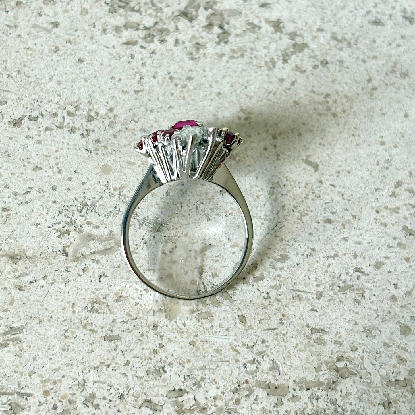 Bague Floral Vintage - Or Blanc 750 Rubis & Diamants