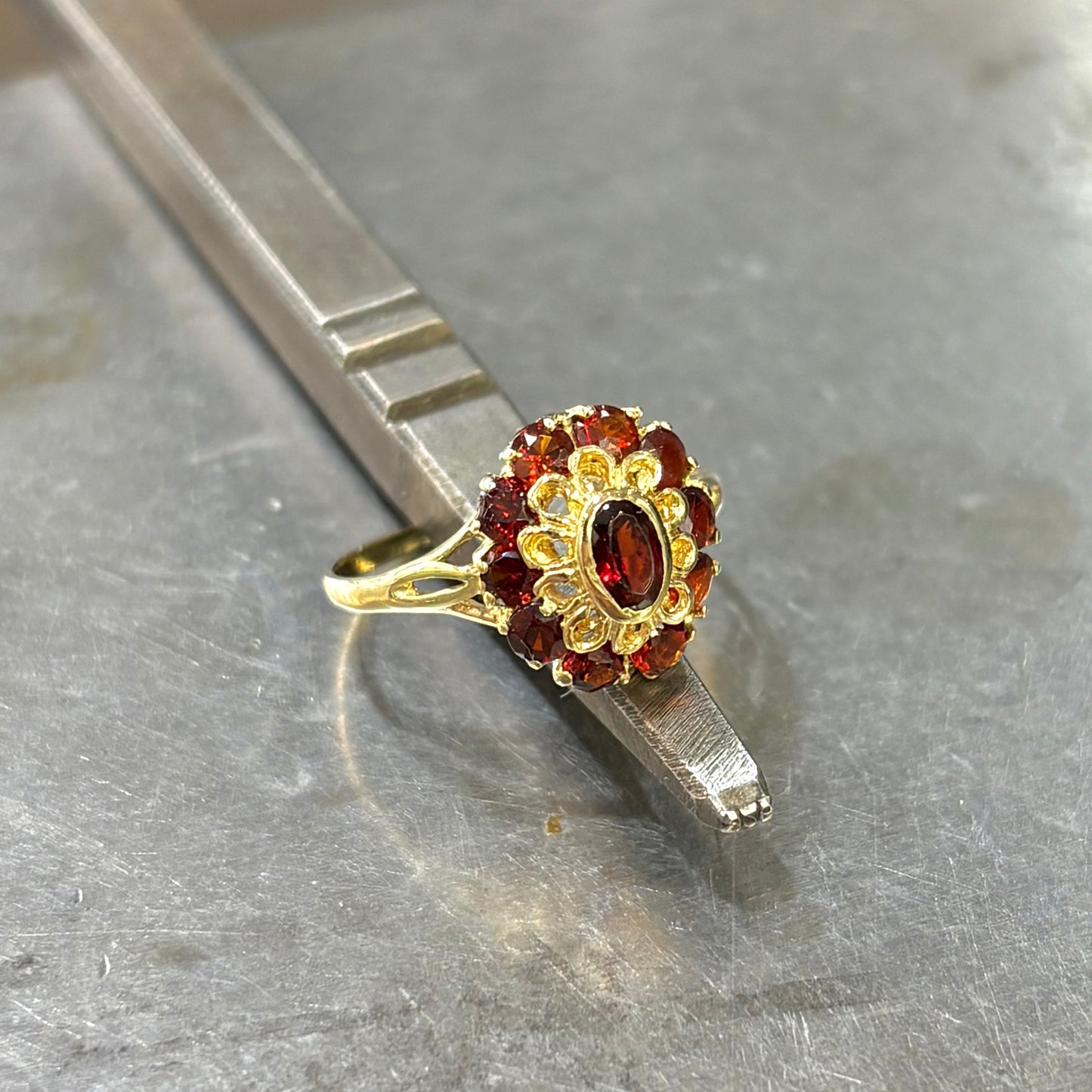 Bague Marguerite Vintage - Or Jaune 750 & Grenats