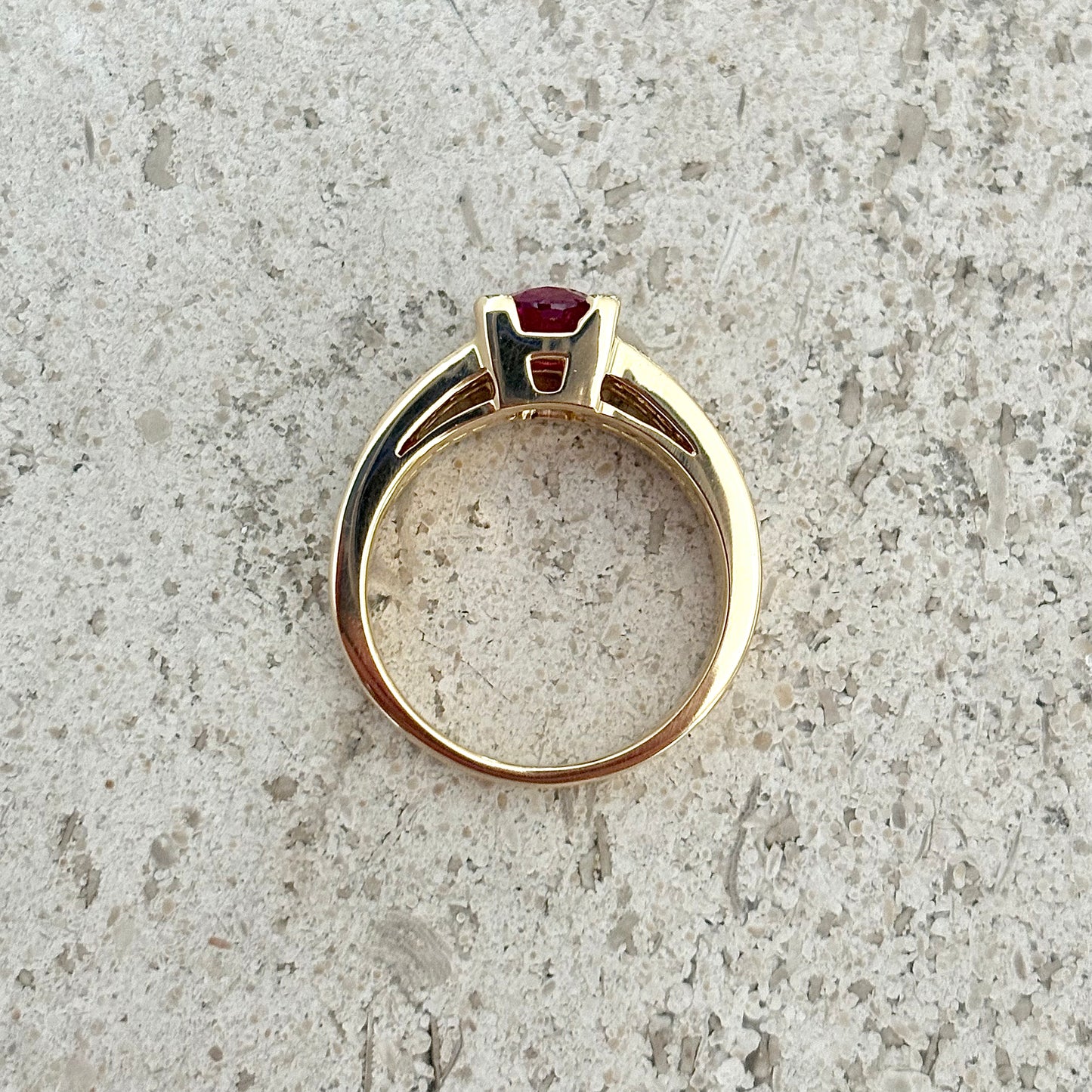 Bague Jonc - Or Jaune 750 Rubis & Diamants