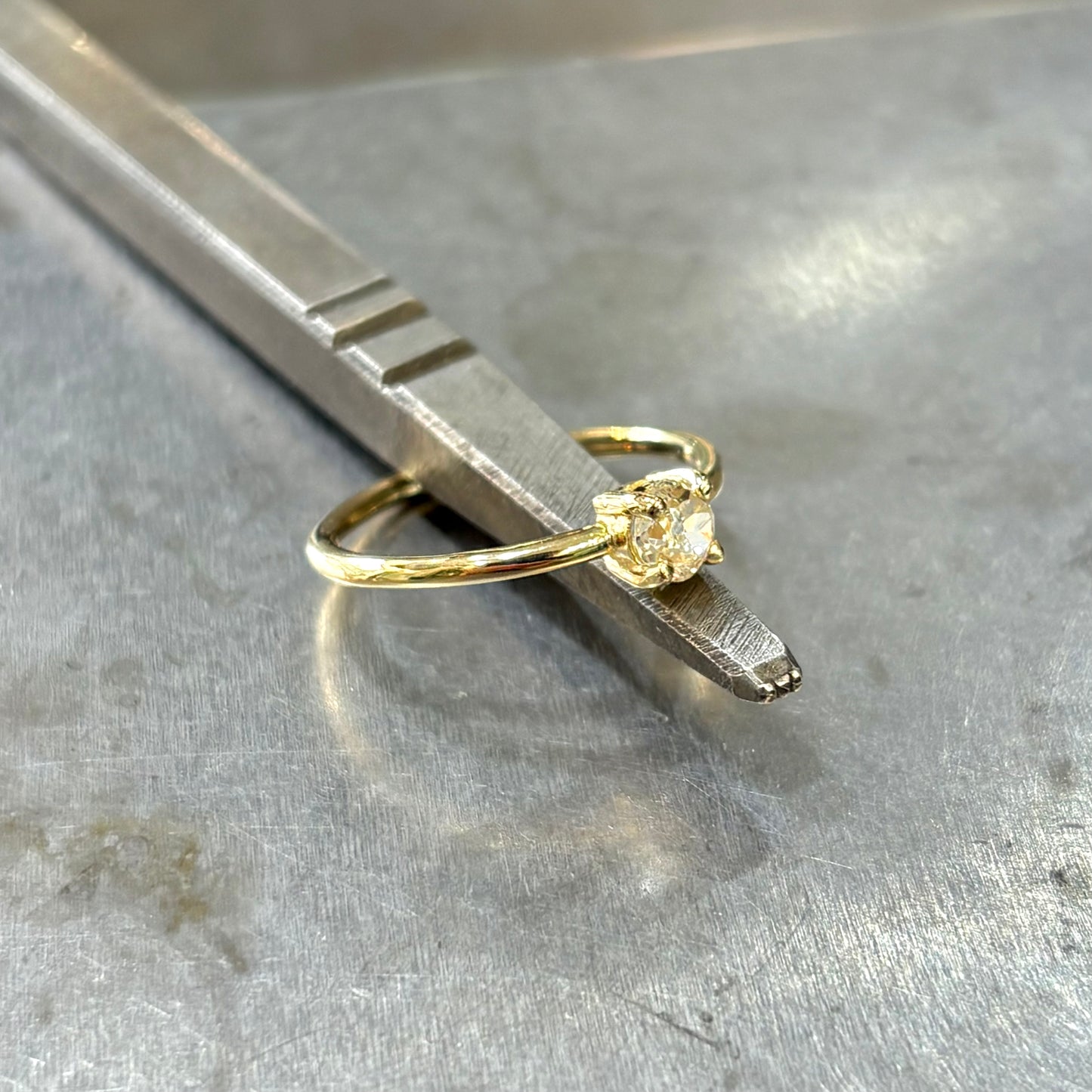 Bague Solitaire - Or Jaune 750 & Diamant