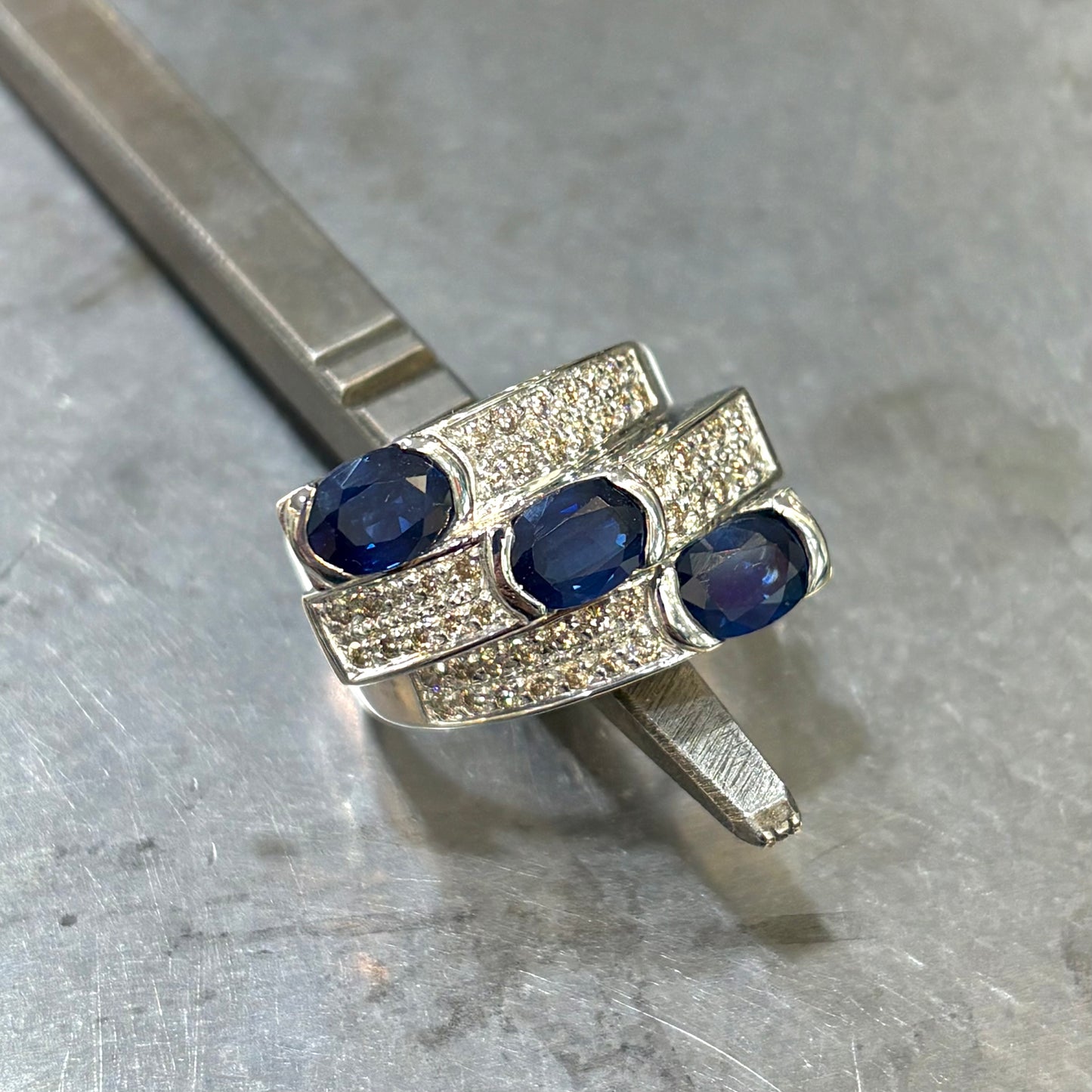 Bague Vintage - Or Blanc 750 Diamants & Saphir