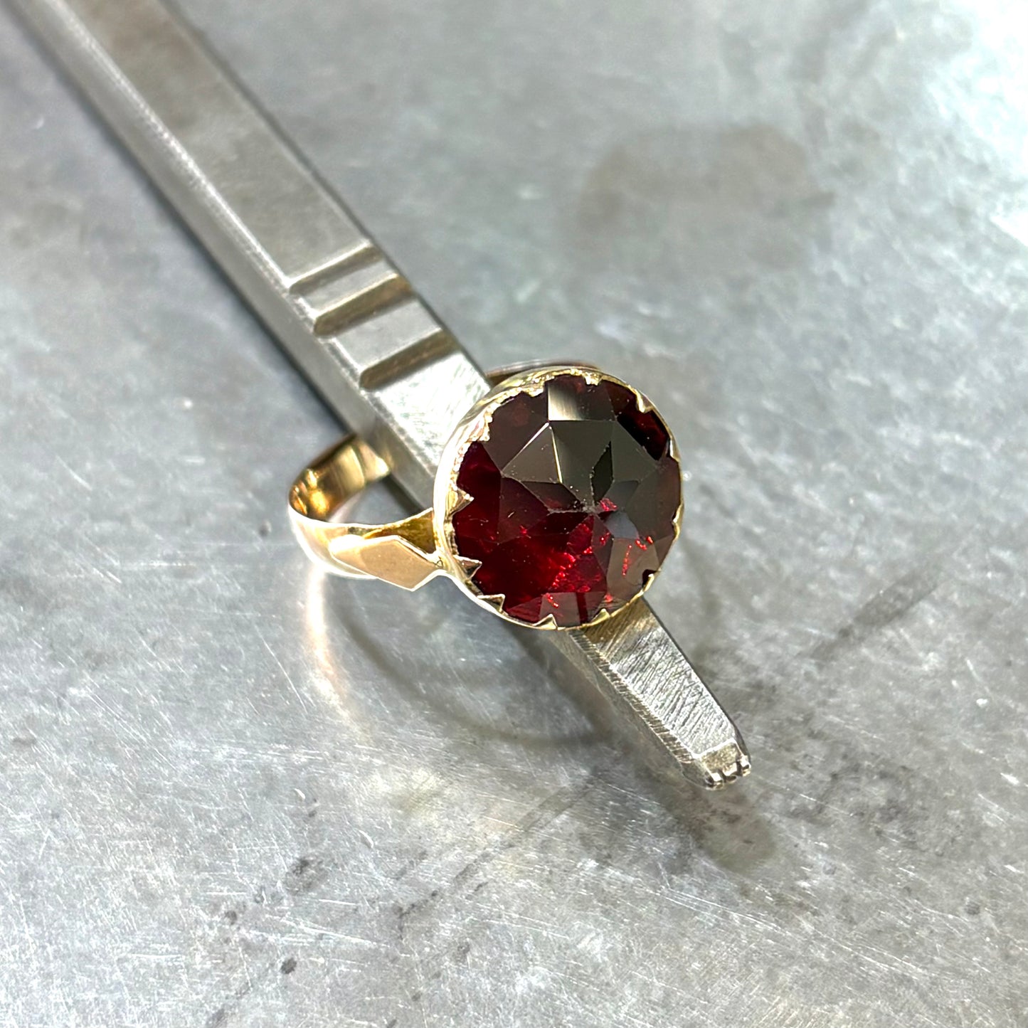 Bague Vintage - Or Jaune 750 & Grenat