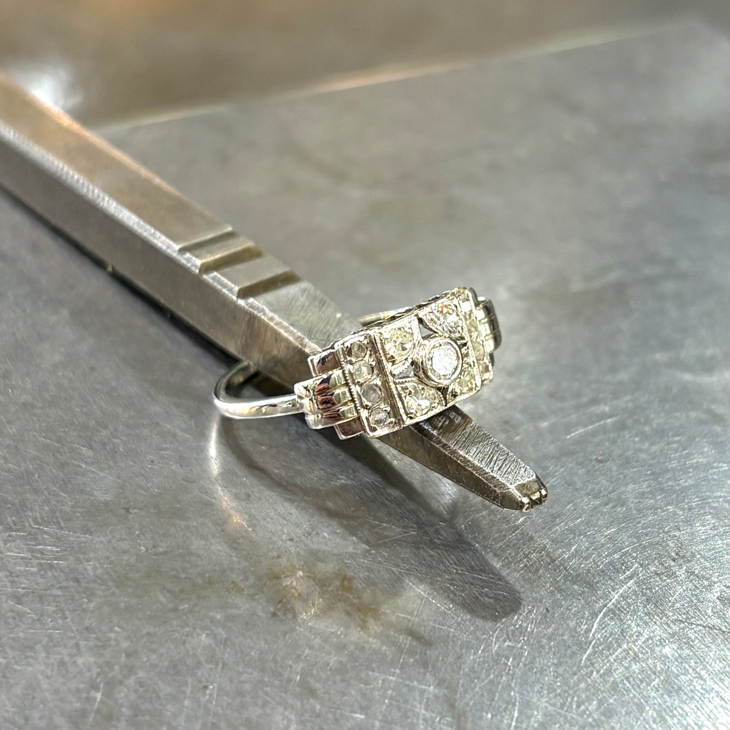 Bague Vintage Art Déco - Or Blanc 750 & Diamants