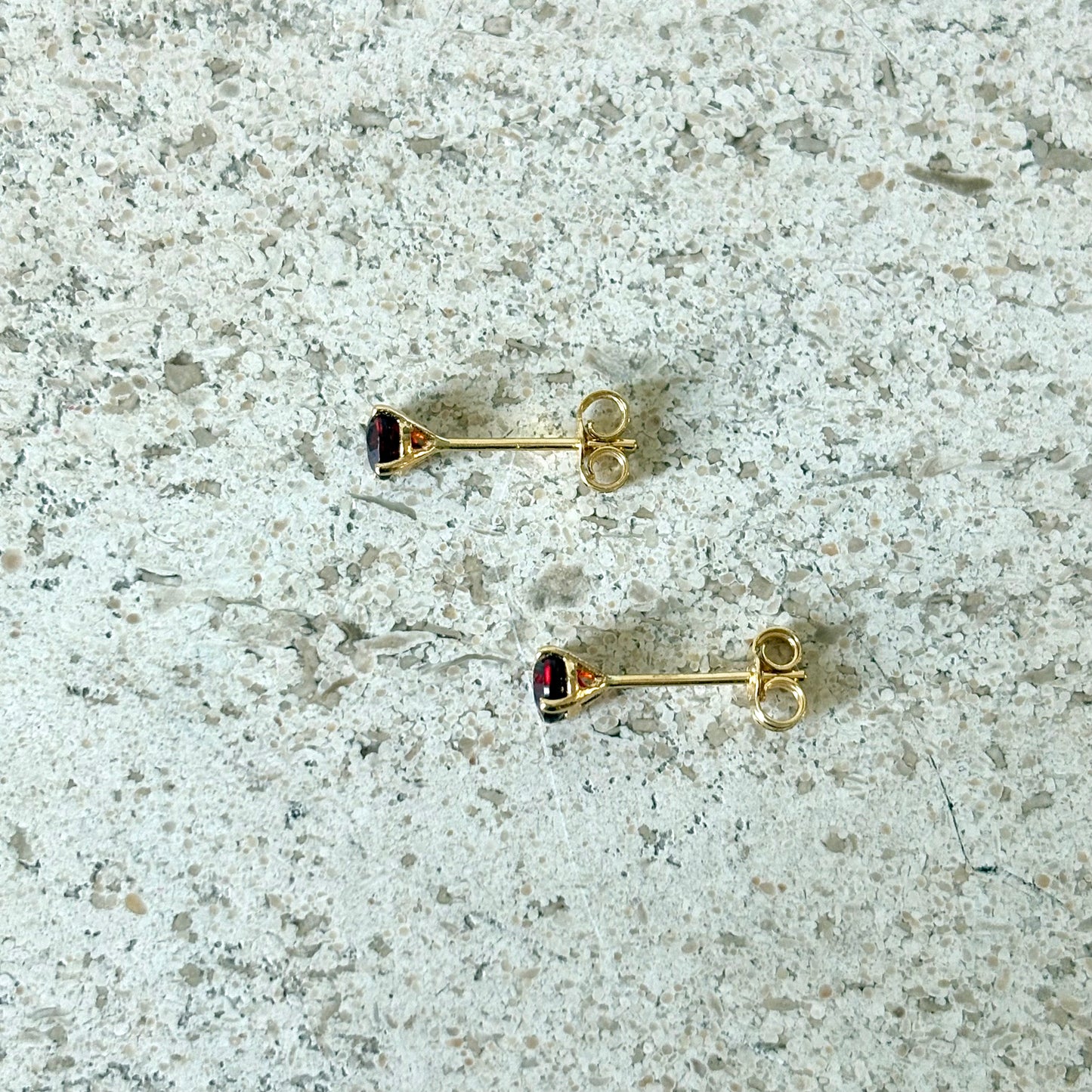 Boucles D'oreilles Puces - Or Jaune 750 & Grenats