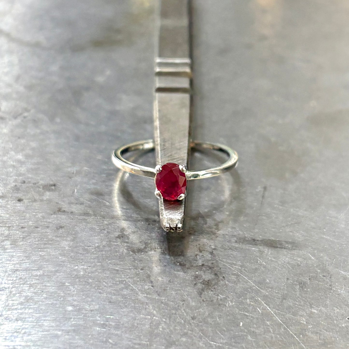 Bague Lapuna - Or Blanc 750 & Rubis