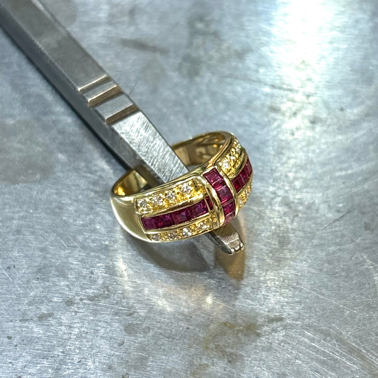 Bague Vintage - Or Jaune 750 Diamants & Rubis