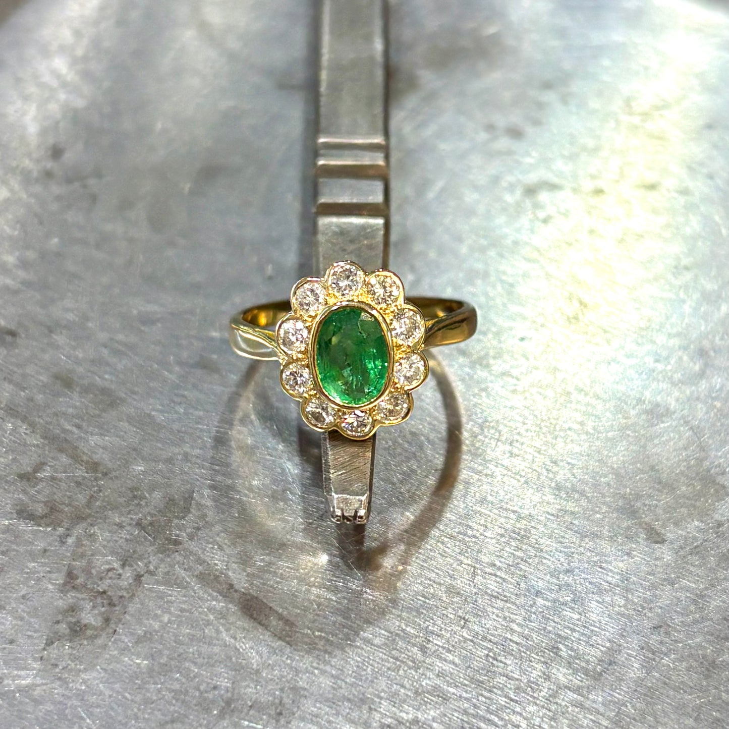 Bague Marguerite - Or Jaune 750 Émeraude & Diamants