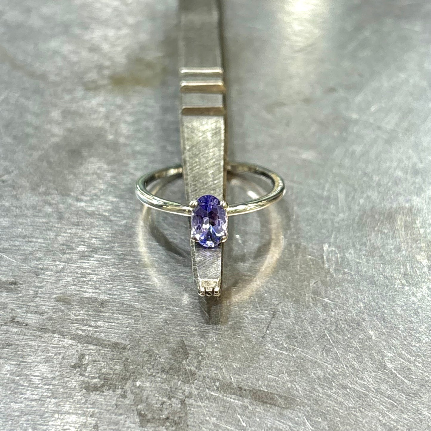 Bague Lapuna - Or Blanc 750 & Tanzanite