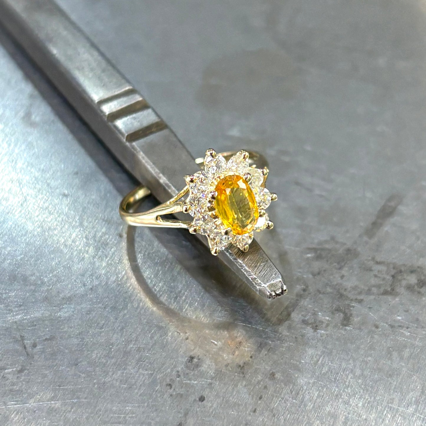 Bague Marguerite - Or Jaune 750 Saphir Jaune & Diamants