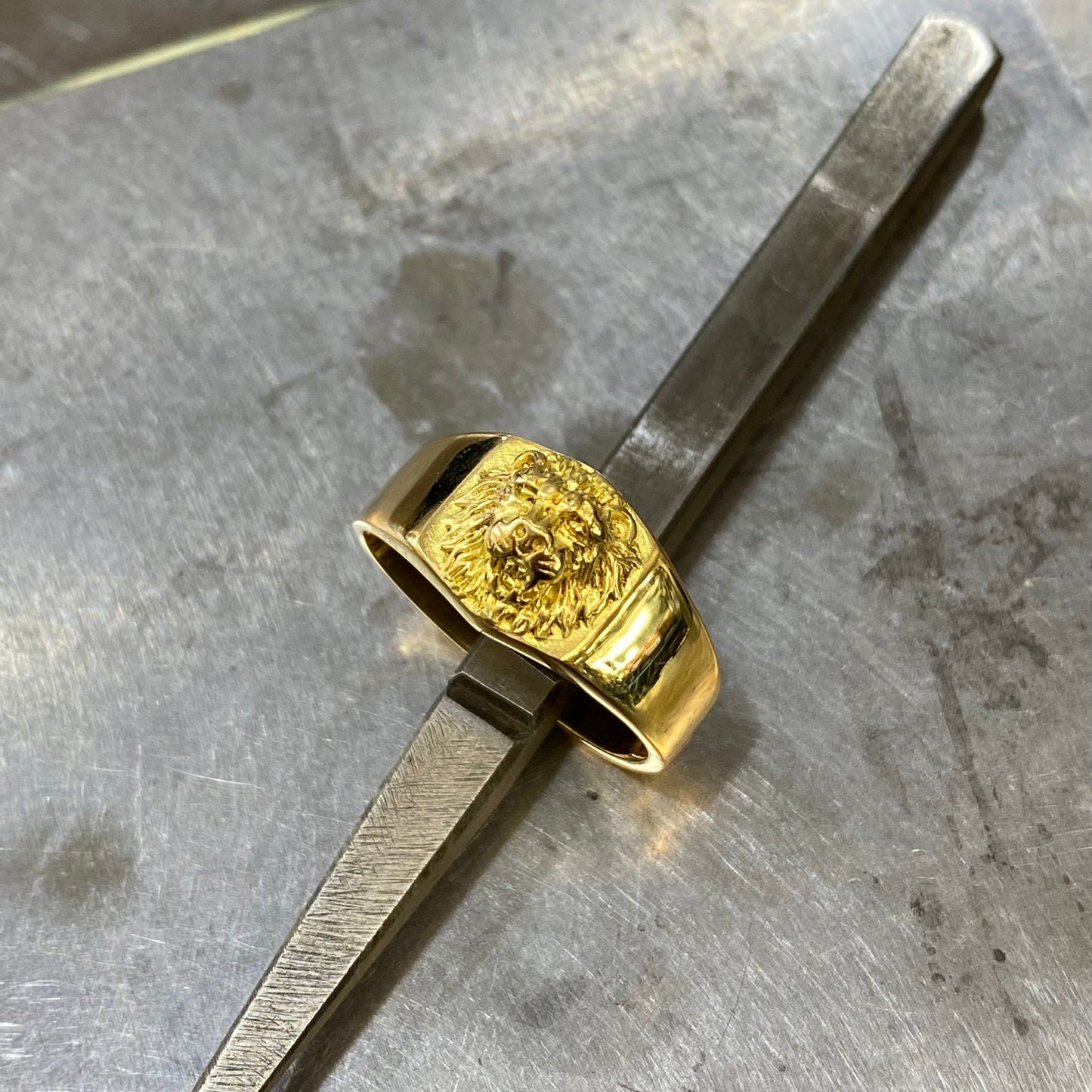 Bague Chevalière Lion - Or Jaune 750 Neuf