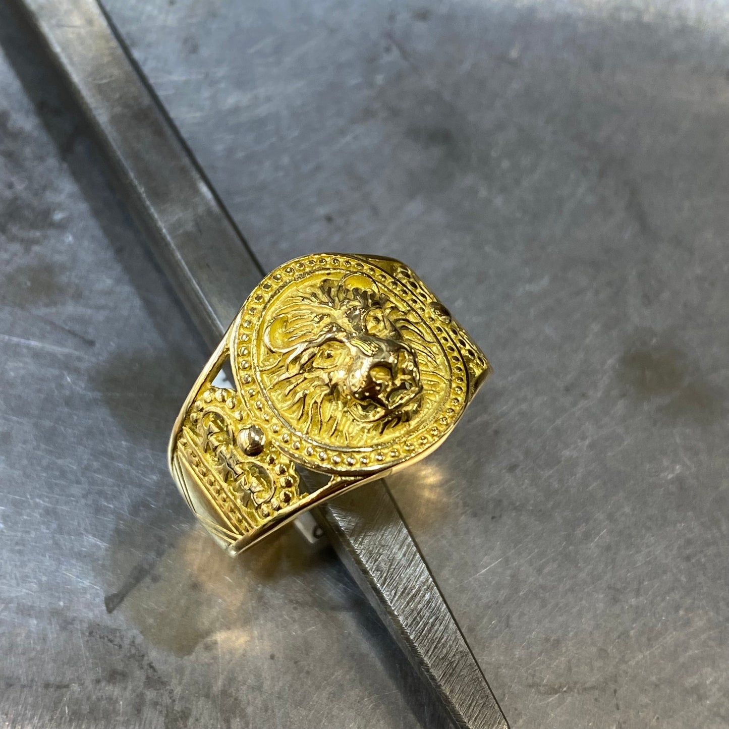 Bague Chevalière Lion - Or Jaune 750