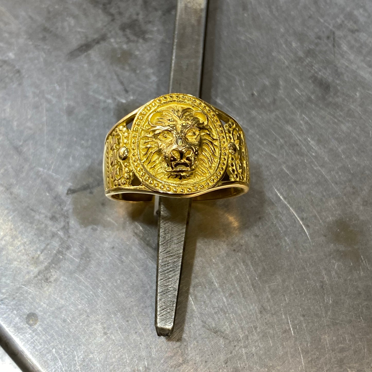 Bague Chevalière Lion - Or Jaune 750