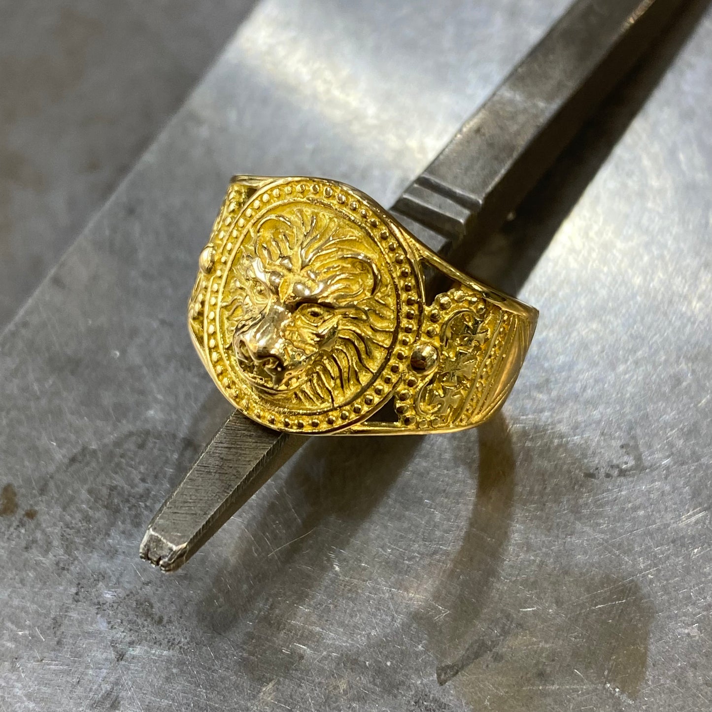 Bague Chevalière Lion - Or Jaune 750