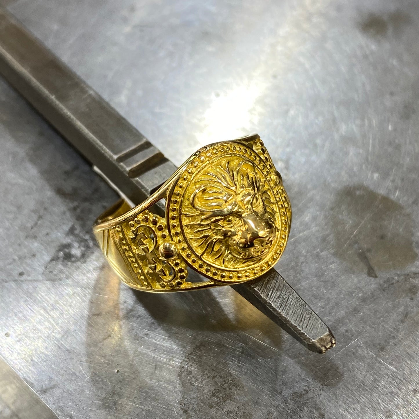 Bague Chevalière Lion - Or Jaune 750