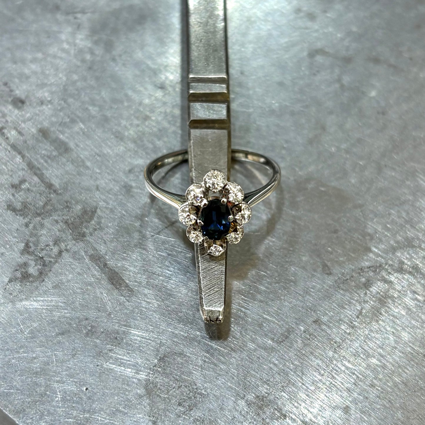 Bague Marguerite - Or Blanc 750 Saphir & Diamants