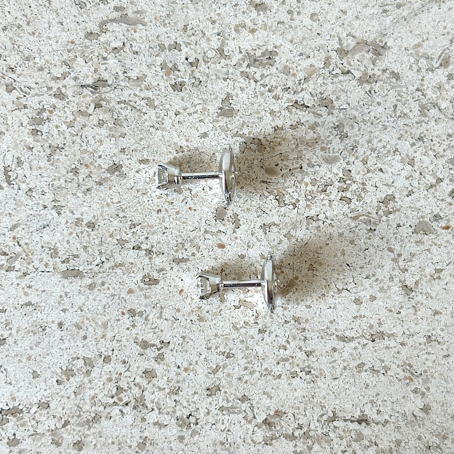 Boucles D'oreilles Puces Solitaire - Or Blanc 750 & Diamants