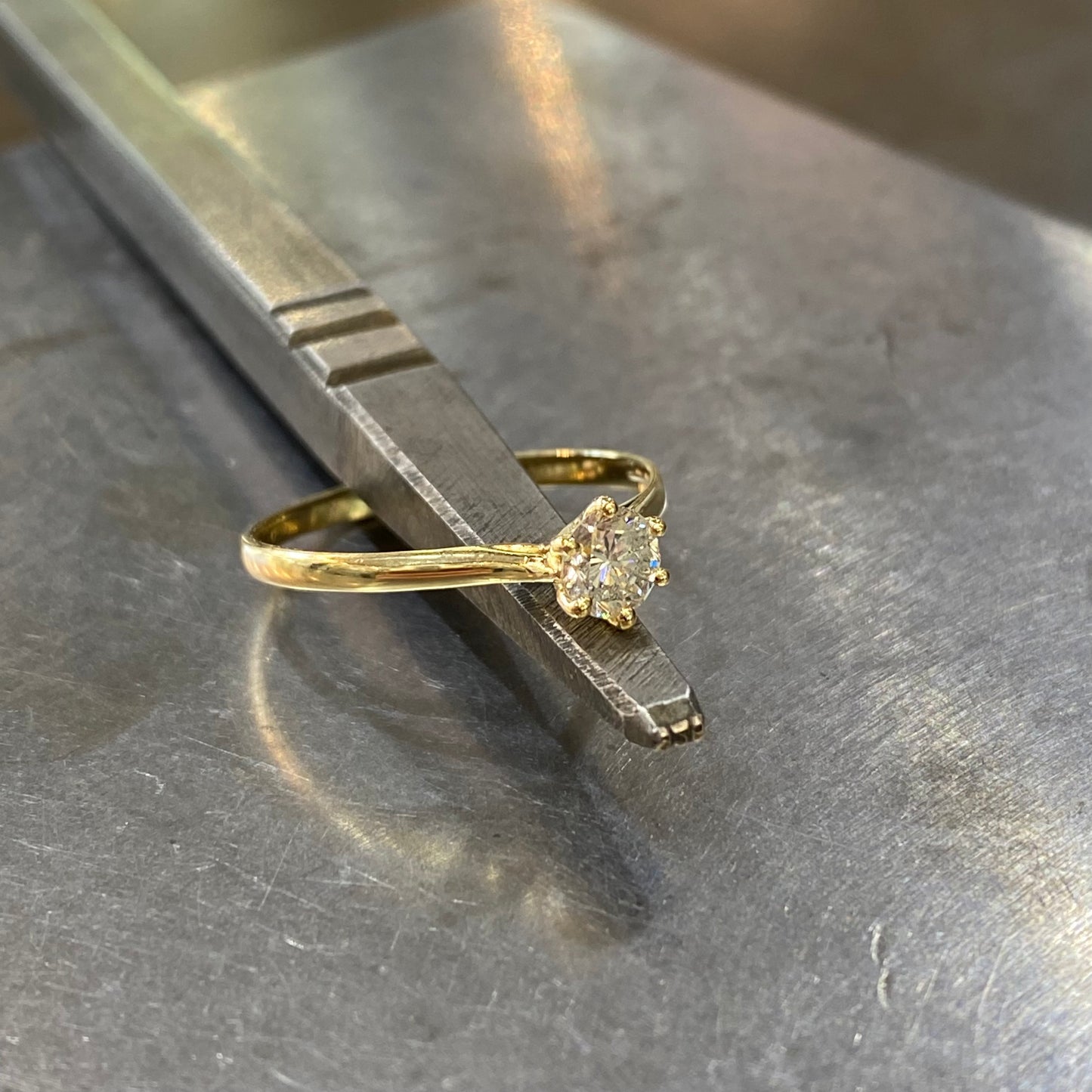 Bague Solitaire - Or Jaune 750 & Diamant