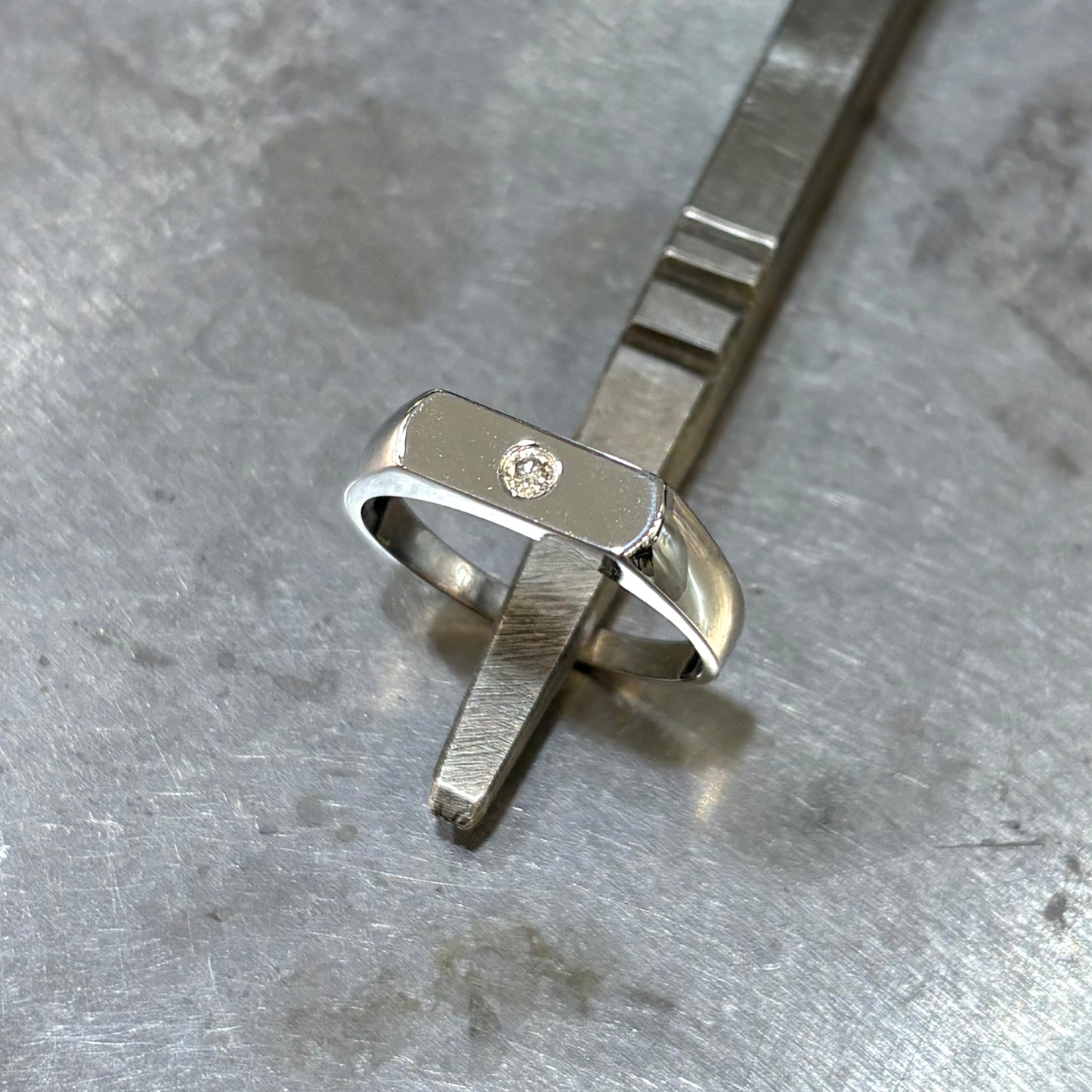 Bague Chevalière - Or Blanc 750 & Diamant