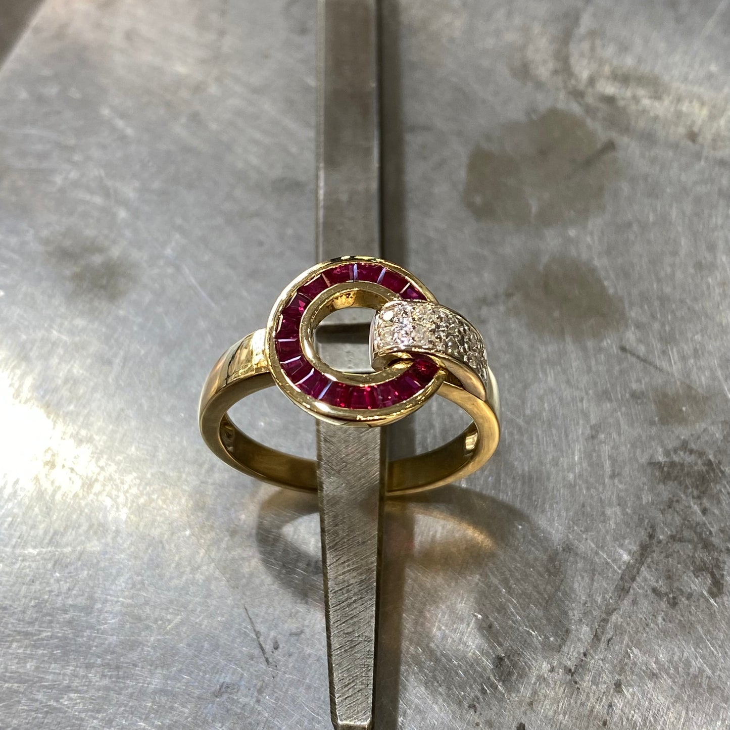 Bague Vintage - Or Jaune 750 Rubis & Diamants Occasion