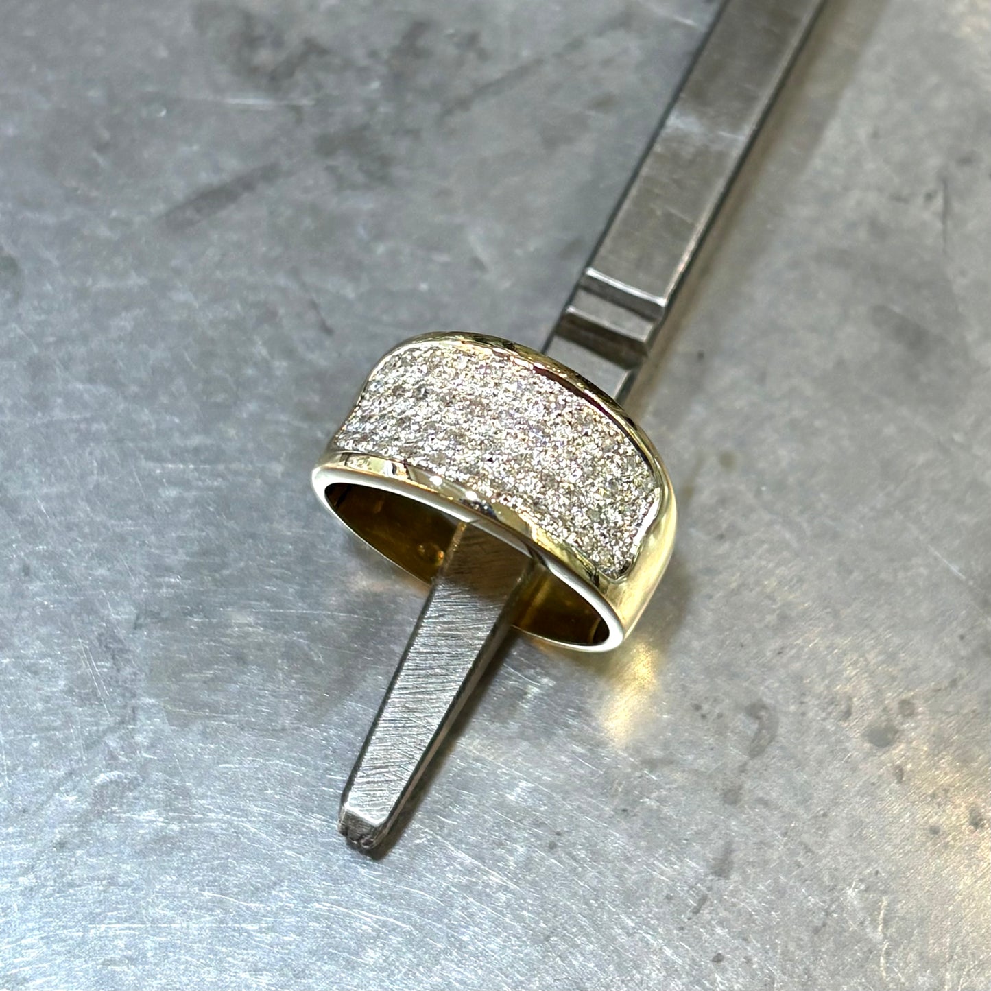 Bague Jonc Pavée - Or Jaune 750 & Diamants