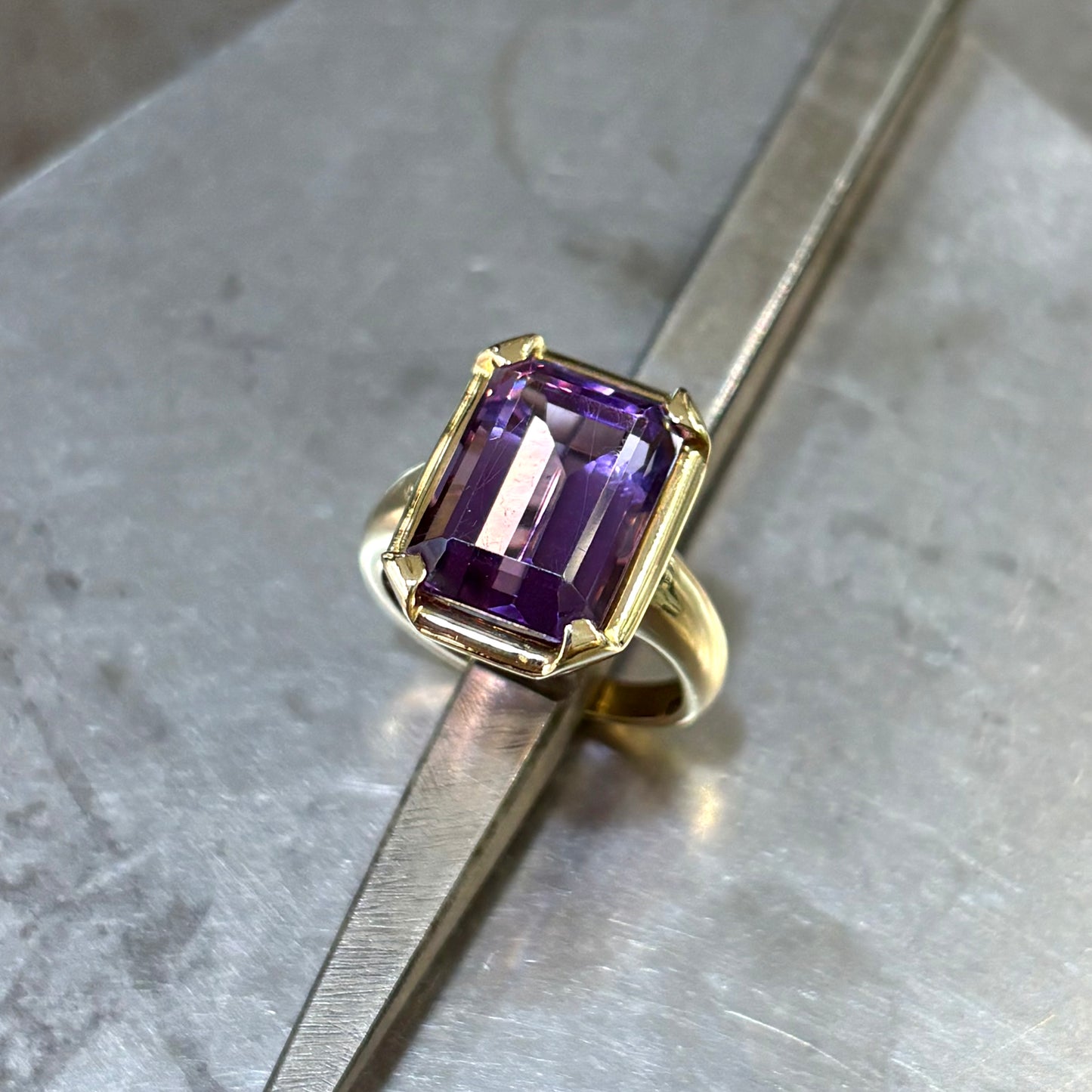 Bague Cocktail - Or Jaune 750 & Améthyste