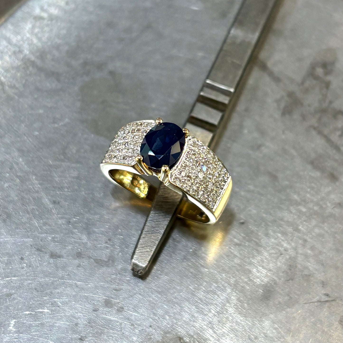 Bague Jonc - Or Jaune 750 Saphir & Diamants