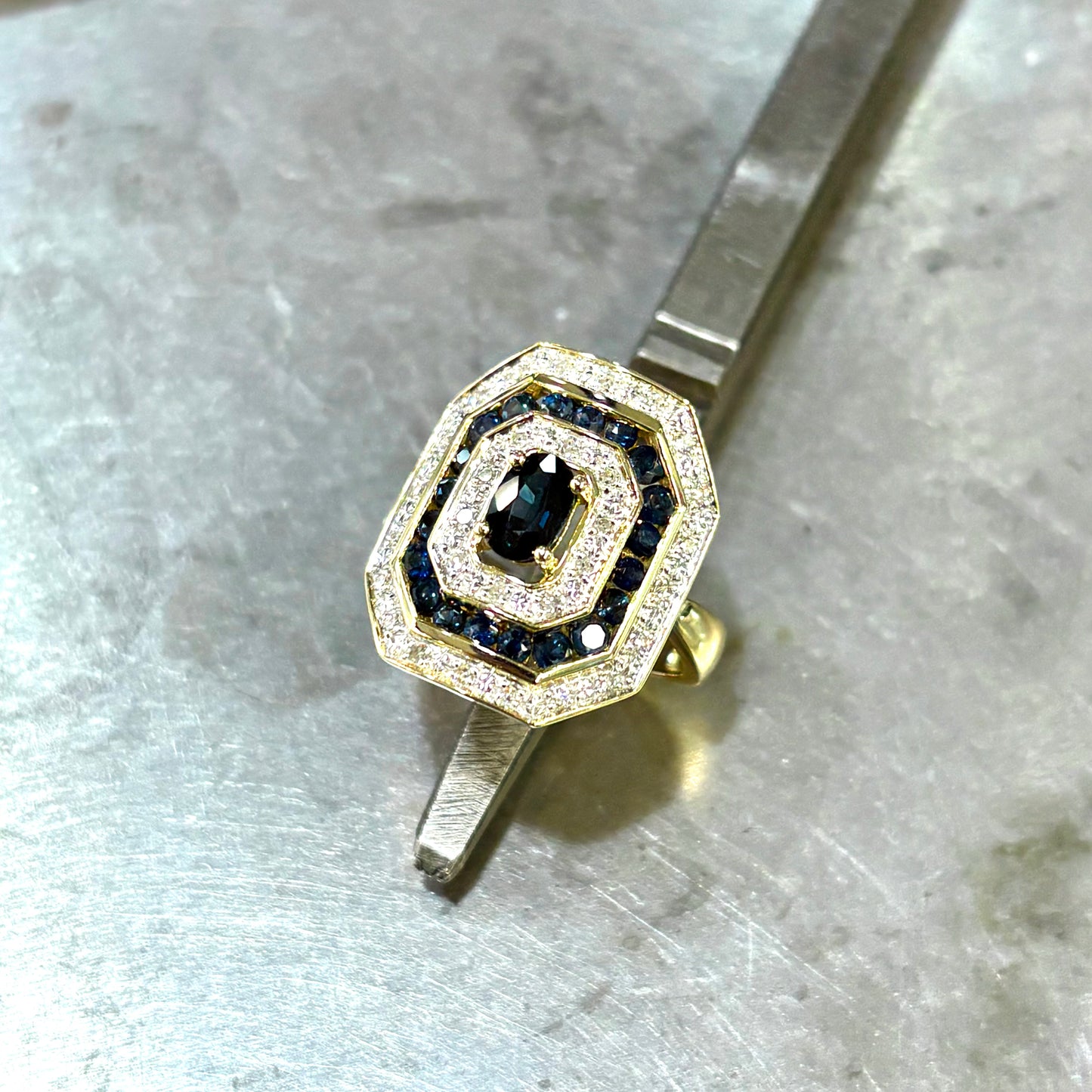 Bague Vintage - Or Jaune 750 Saphir & Diamants