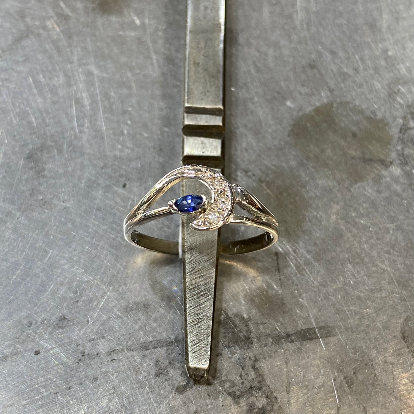 Bague - Or Blanc 750 Diamants & Saphir Neuf