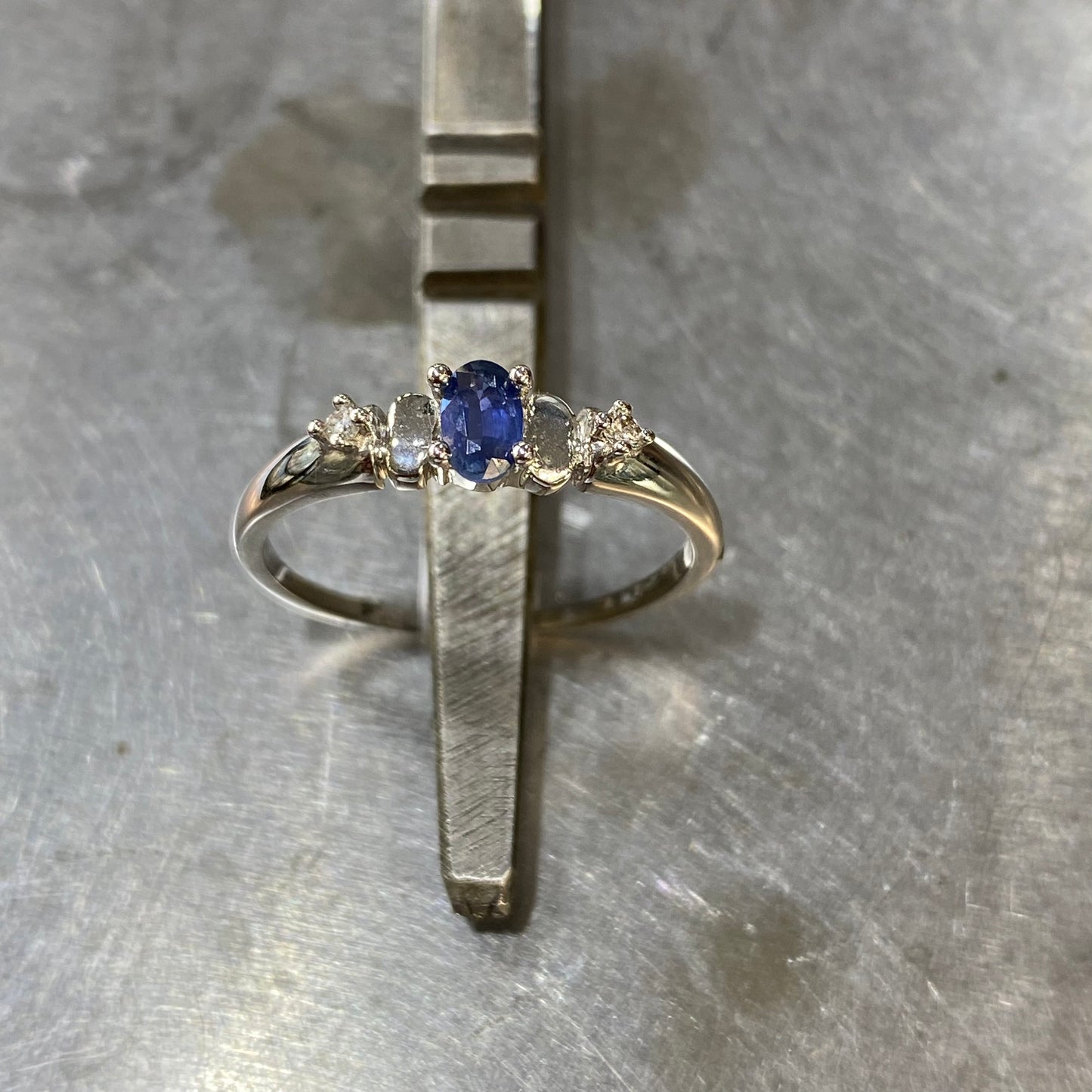 Bague - Or Blanc 750 Saphir & Diamants Neuf