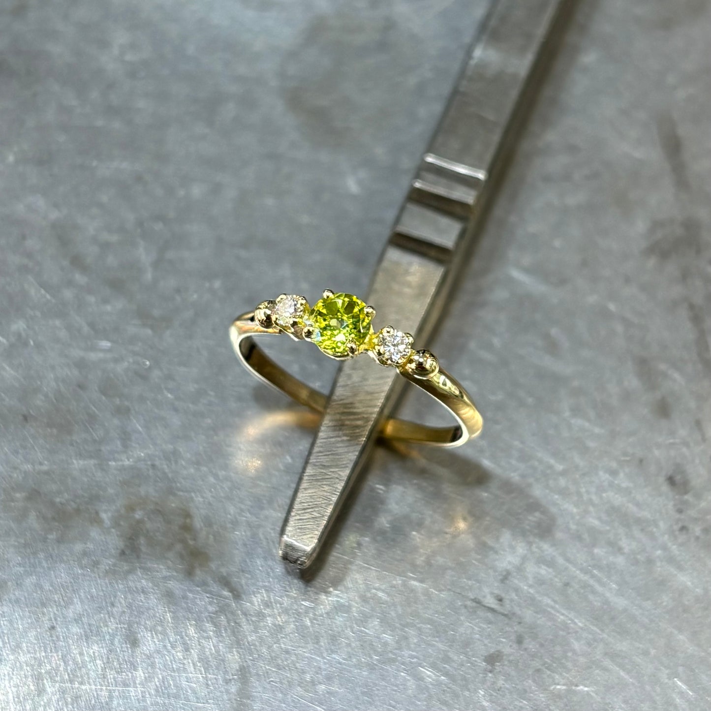 Bague Ponyo - Or Jaune 750 Péridot & Diamants