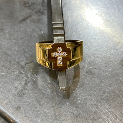 Bague Chevalière Croix - Or jaune 750 & Diamants