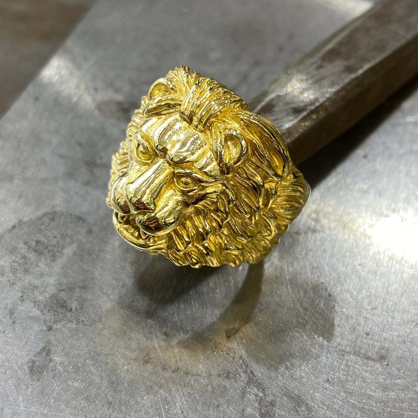 Bague Chevalière Lion - Or Jaune 750