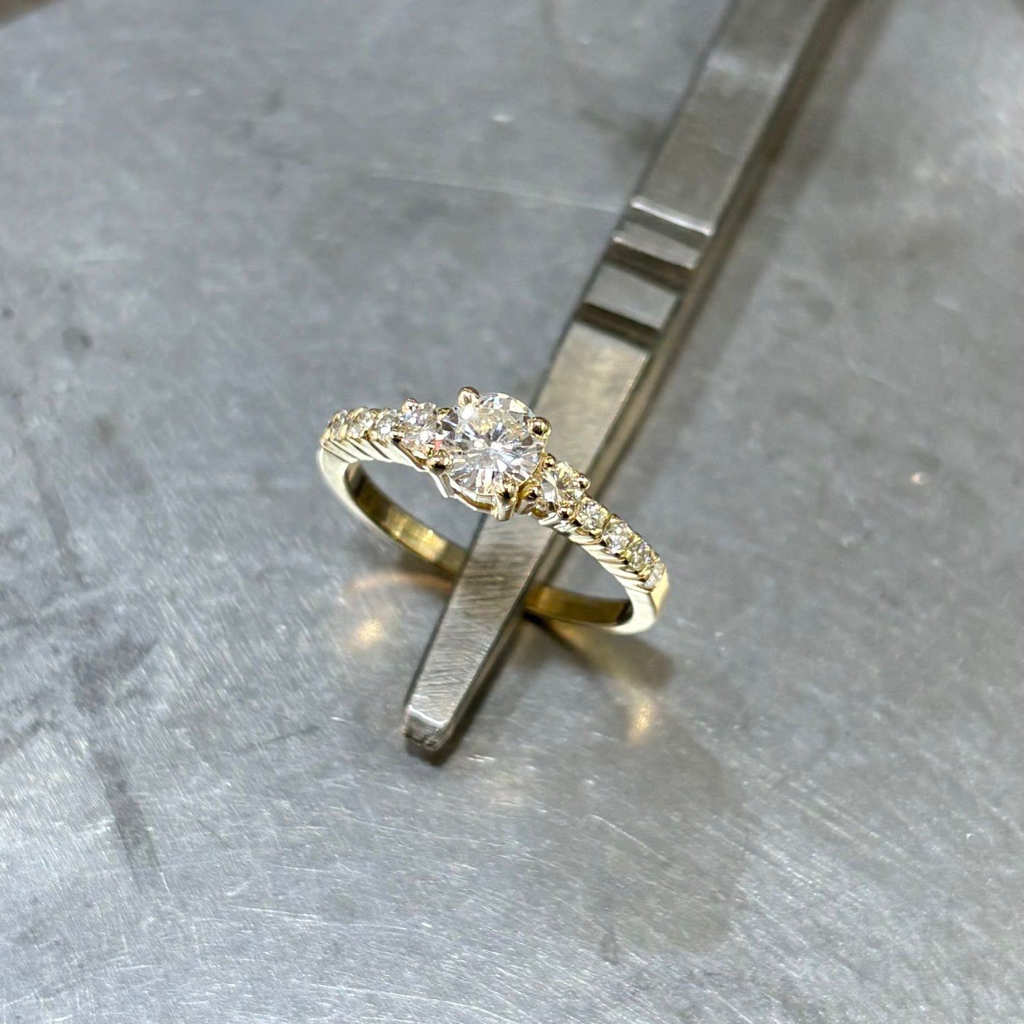Bague Solitaire - Or Jaune 750 & Diamants